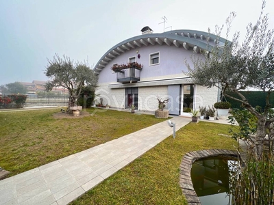 Casa Indipendente in vendita a San Giovanni Lupatoto via Attilio Personi