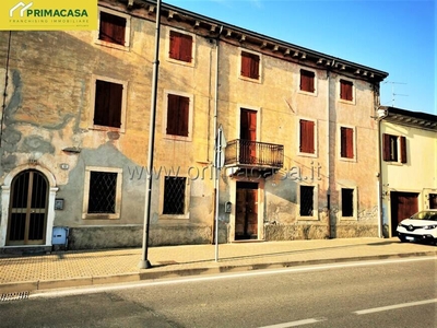 Casa Indipendente in vendita a San Martino Buon Albergo via Mambrotta, 15