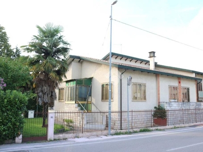 Casa Indipendente in vendita a Spinea via Carlo Cattaneo