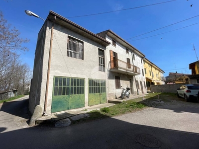 Casa Indipendente in vendita a Valeggio sul Mincio piazza San rocco, 17