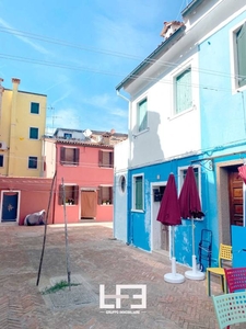 Casa Indipendente in vendita a Venezia san Martino Destra, 73