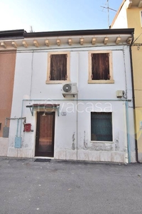Casa Indipendente in vendita a Verona via San Giovanni Lupatoto, 42