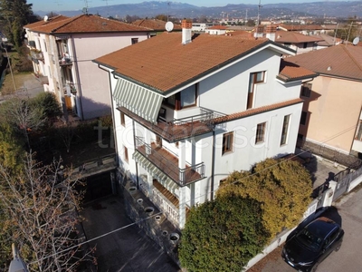 Casa Indipendente in vendita a Verona villaggio Sant'Emilio, 42