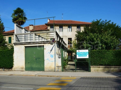 Casa Indipendente in vendita a Vicenza viale Battaglione Framarin, 24