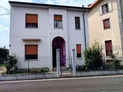 Intero Stabile in in vendita da privato a Povegliano Veronese via Giuseppe Mazzini, 30