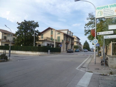 Negozio in vendita ad Atessa via Colle Sant'Angelo