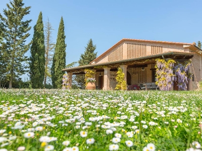 Oasi di relax: Appartamento di 80mq con AC, piscina e giardino