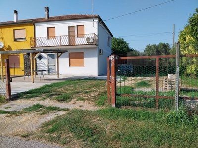 Porzione di Casa in vendita a Cona via Carducci