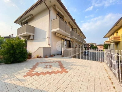 Villa a Schiera in vendita a Chioggia via g. Da Verrazzano, 214