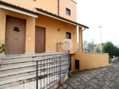 Villa a schiera in vendita a Fara In Sabina