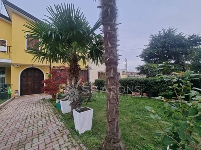 Villa a Schiera in vendita a Jesolo via Amba Alagi