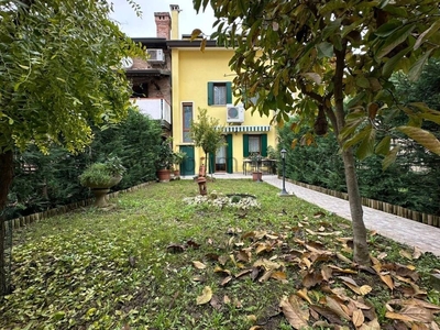 Villa a Schiera in vendita a San Donà di Piave via Luigi Guerrato, 9