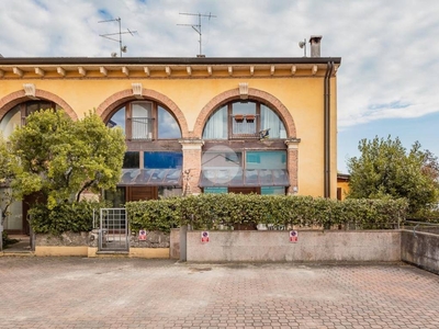 Villa a Schiera in vendita a Villafranca di Verona via pozzomoretto, 12