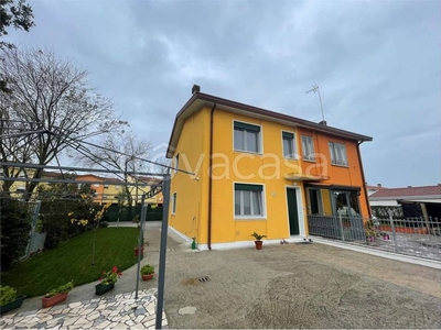 Villa Bifamiliare in vendita a Chioggia via Rabosola