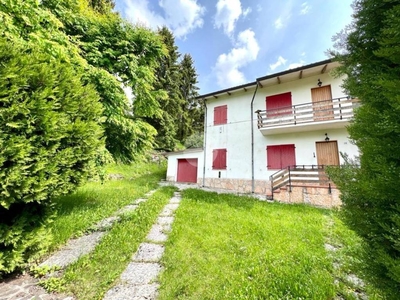Villa Bifamiliare in vendita a Ferrara di Monte Baldo villaggio Albare'