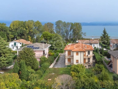 Villa Bifamiliare in vendita a Peschiera del Garda via Bassanella, 9