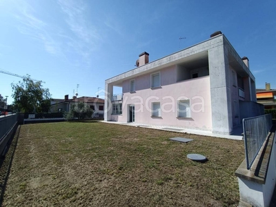 Villa Bifamiliare in vendita a San Michele al Tagliamento via Egeria, 30