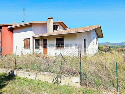 Villa Bifamiliare in vendita a San Pietro in Cariano via Giovanni Pascoli