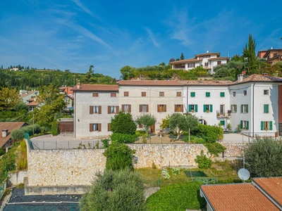 Villa Bifamiliare in vendita a Sant'Ambrogio di Valpolicella viale Madonnina, 1