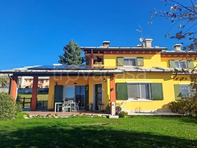 Villa Bifamiliare in vendita a Sant'Anna d'Alfaedo strada Provinciale del Pastello, 38