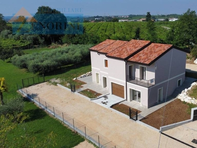 Villa Bifamiliare in vendita a Sona via Giacomona, 24