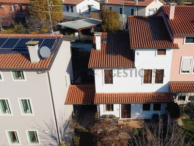 Villa Bifamiliare in vendita ad Alonte via Giulio Bedeschi