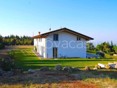 Villa in in vendita da privato a Verona via Bonuzzo Sant'Anna, 2