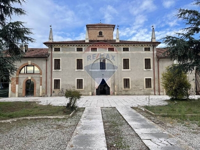 Villa in vendita a Isola Rizza via Corte Capra