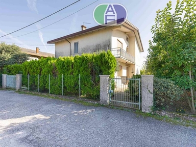 Villa in vendita a Salzano via Nazario Sauro, 23