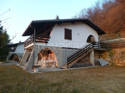 Villa in vendita a San Zeno di Montagna via Prada