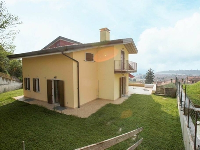 Villa in vendita a Sant'Ambrogio di Valpolicella via Rosa Corallo