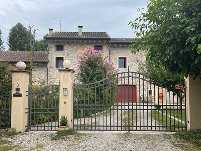 Villa in vendita a Valeggio sul Mincio