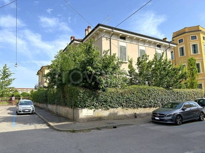 Villa in vendita a Verona via Giovanni Grioli, 6