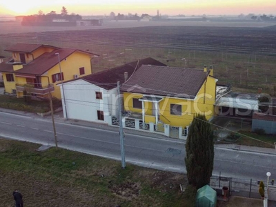 Villa in vendita a Zevio via Corso