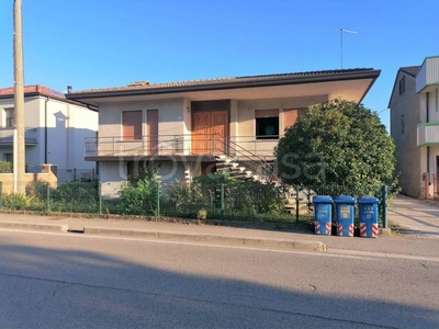 Villa in vendita ad Altivole via San Michele