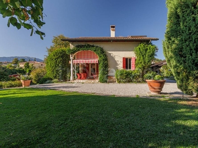 Villa in vendita ad Asolo via Campo Sportivo