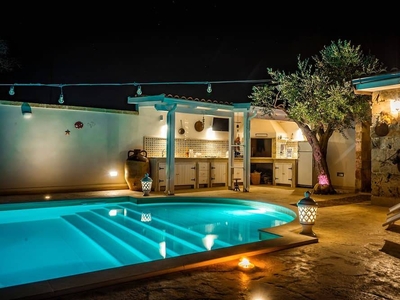 Villa In The Green With Swimming Pool 5 Minutes From Gallipoli