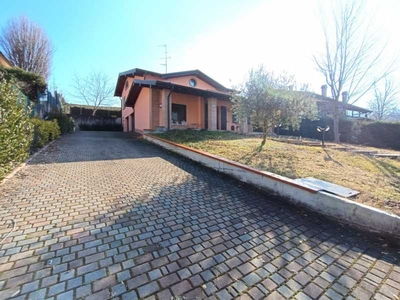 Villa in Vendita ad Vezzano sul Crostolo - 480000 Euro
