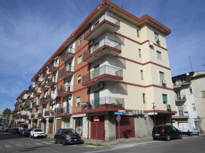 Appartamento in Via Montale 10 a Corigliano-rossano