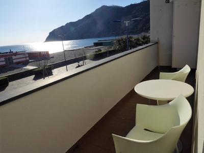 Appartamento vista mare con Wi-Fi e aria condizionata