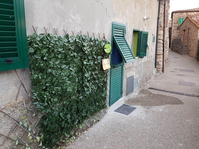 Bilocale in Via Chinzica 3 in zona Montecastelli Pisano a Castelnuovo di Val di Cecina