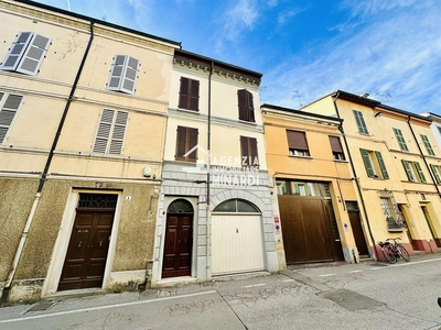 Bilocale in Via strocchi, Faenza, 1 bagno, arredato, 42 m², 1° piano