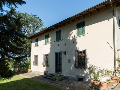 Casa indipendente con giardino in via della chiesa di gragnano 24, Capannori