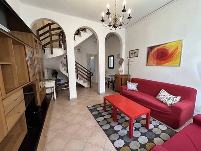 Casa indipendente in vendita Lucca