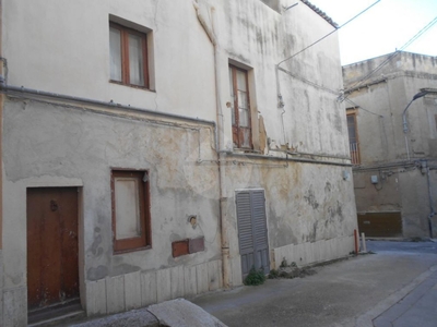 Casa indipendente in Via Puma, Castelvetrano, 7 locali, 1 bagno
