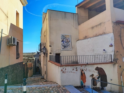 Casa semi indipendente in vendita a Loceri Nuoro