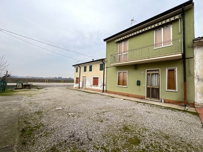 Casa semi indipendente in vendita a Villimpenta Mantova