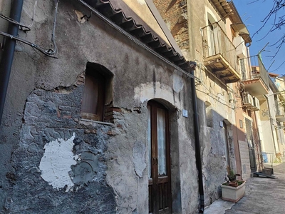 Casa singola in vendita a Motta Sant'anastasia Catania