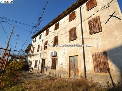 Casa singola in Via Verona in zona Calmasino a Bardolino