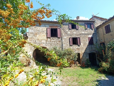 Casale in vendita a Sarteano